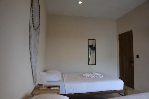 Hostel 3B Room Type - Deluxe Double Room with Two Double Beds