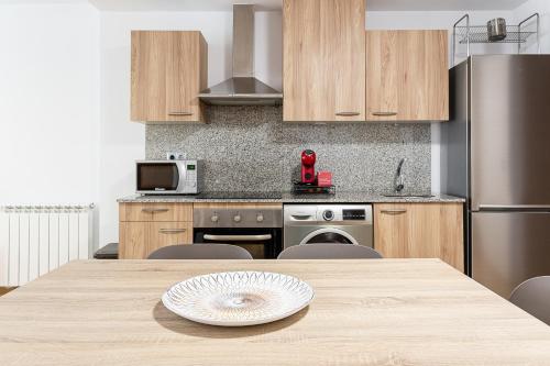 Comoditats, Terraza con Vistas I Escritorio y Cocina Completa I AndStay in Arinsal