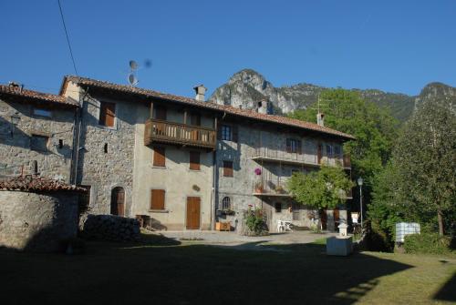  Bed & Breakfast Castello Regina, Pension in Brembilla bei SantʼOmobono Imagna