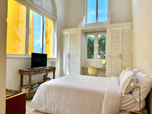 by Calamari Homes - El Porvenir 404 walled city