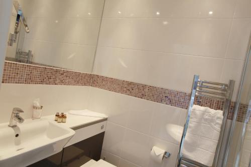 Brindleys - image 4