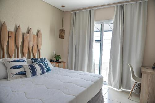 1 queen bed, 1 twin bed