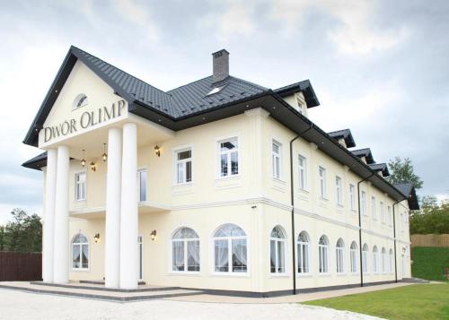 . Dwór Olimp