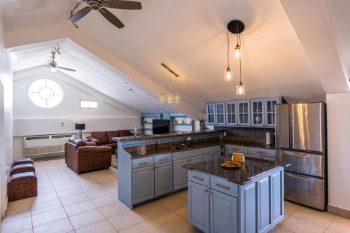 Tropical Suites Hotel in Bocas del Toro