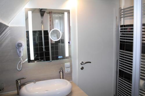 Schöne Ferienwohnung In Daun Mit Garten Schöne Ferienwohnung In Daun Mit Garten