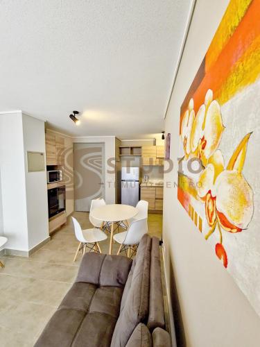 Two-Bedroom Deluxe Apartment with Balcony