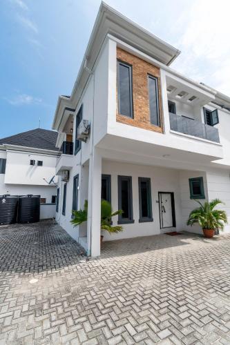 Apartment room in Fully Furnished 4 Bedroom Shortlet Apartment in Orchid Road Lekki