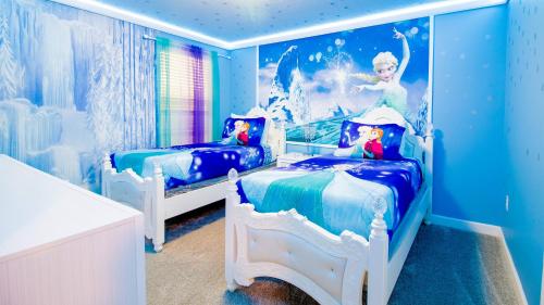 Beautiful House wGame RoomCinemaPoolSPA in Kissimmee, USA