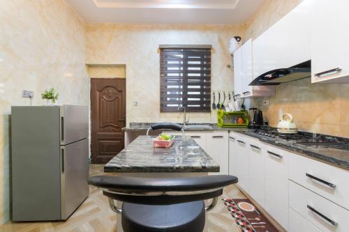 Apartment image 5