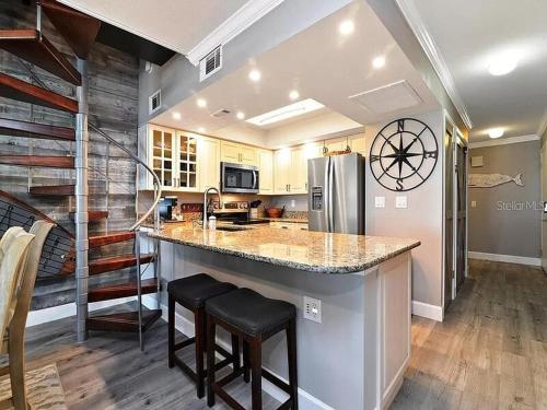 Beachfront Aldea 18 in อินเดียนร็อคบีช (FL)