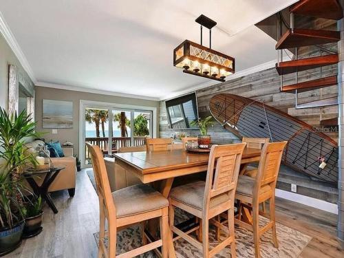 Beachfront Aldea 18 in อินเดียนร็อคบีช (FL)