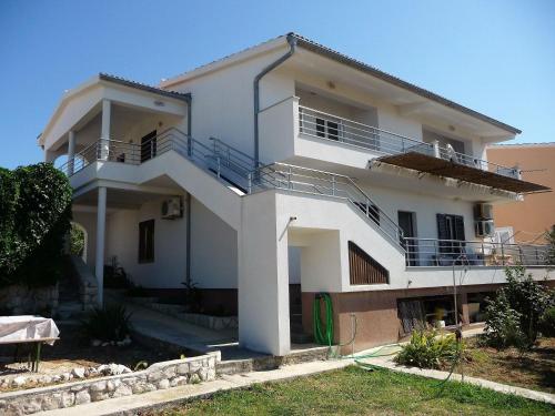 Apartment in Rtina 