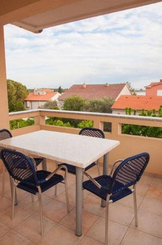 One-Bedroom Apartment - First Floor room in Apartments KarolinaS
