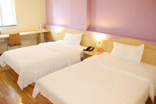 7Days Inn Guangzhou Shangxia Jiu Rd – Guangzhou (Canton), IA