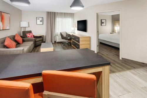 Candlewood Suites Harrisonburg an IHG Hotel - image 11