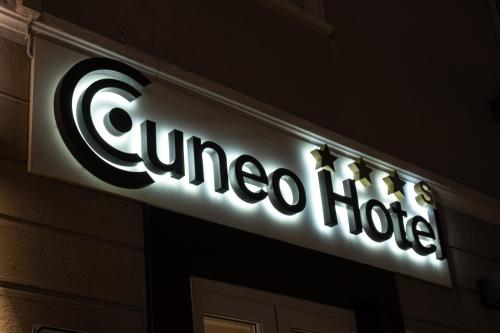 Cuneo Hotel - Tap to explore photos