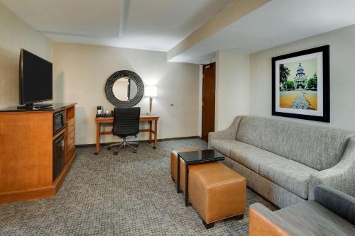 Drury Inn & Suites Springfield - image 11
