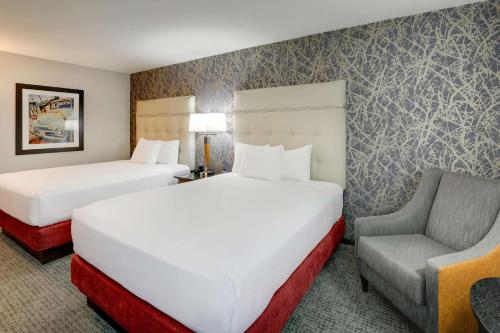 Drury Inn & Suites Springfield - image 9