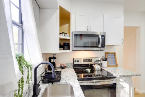 1 Mi to Dtwn Macon Cozy Home with Fenced Yard