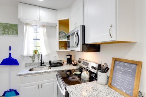 1 Mi to Dtwn Macon Cozy Home with Fenced Yard