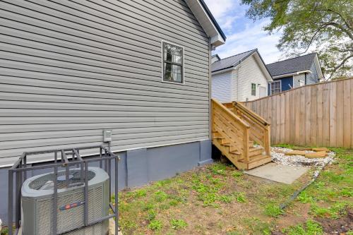 1 Mi to Dtwn Macon Cozy Home with Fenced Yard