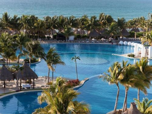 4BD Grand Luxxe Riviera Maya Pool Resort