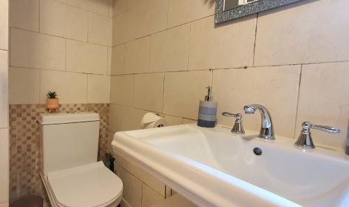Inviting 2-Bed Cottage in Windsor, Windsor (foto 7)