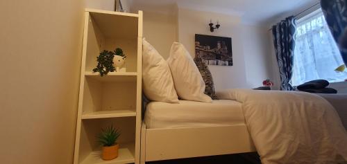 Inviting 2-Bed Cottage in Windsor, Windsor (foto 9)