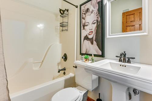 Waterfront Home with Boat Dock and Deck in Storm Lake!