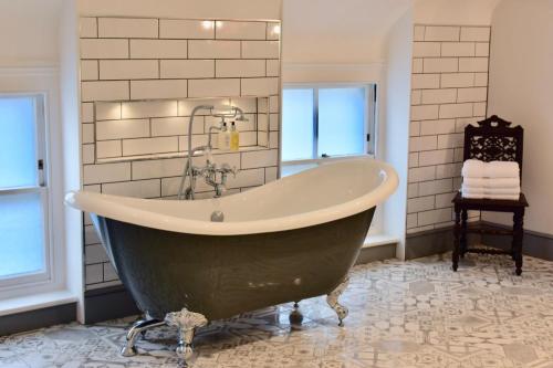 The Chandlery near Solent Meads Golf Centre