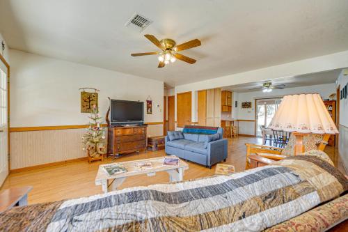 Pet-Friendly Hill Country Retreat w/ Deck! in Harper (TX)