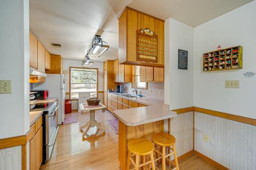 Pet-Friendly Hill Country Retreat w/ Deck! in Harper (TX)