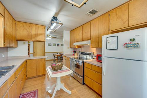 Pet-Friendly Hill Country Retreat w/ Deck! in Harper (TX)