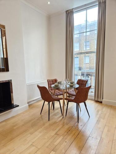 Selfridges Deluxe Apartments - image 6