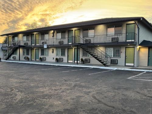 Royal Inn Eugene- Airport - image 4