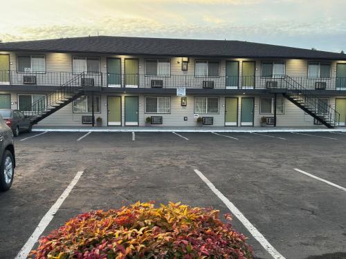 Royal Inn Eugene- Airport - image 10