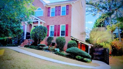20Miles from Atlanta Pet Friendly Private Backyard in Snellville (GA)