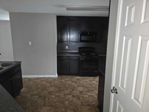 Kitchen, Perfect for Work or Getaway in Atascocita