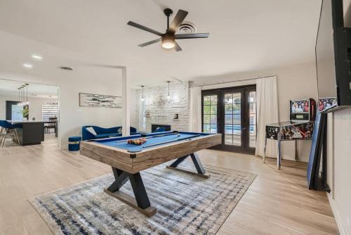 Heated Pool Modern Ranch Villa 10 Min to Strip, Las Vegas (foto 3)