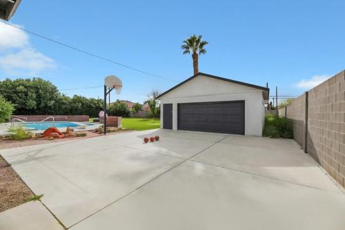 Heated Pool Modern Ranch Villa 10 Min to Strip, Las Vegas (foto 2)