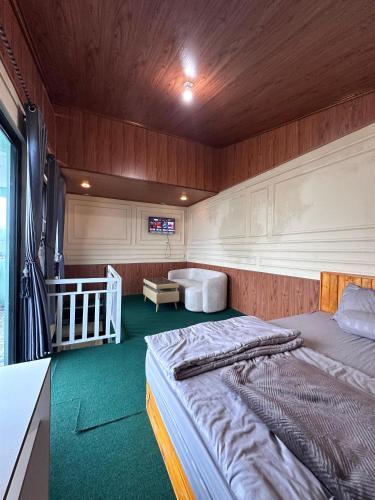 2 bedrooms, 3 beds