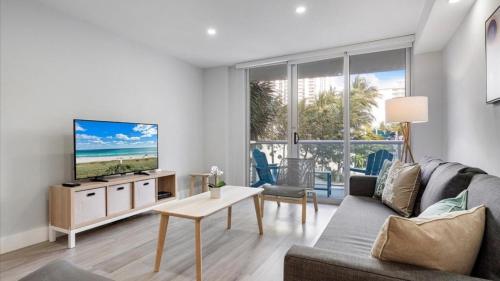 2BR Luxury Ocean Reserve Condo with Park Views! in Miami Beach, USA