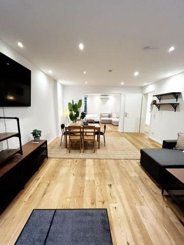 Spacious Apartment for 12 in Hamburg in Hamburg, Deutschland