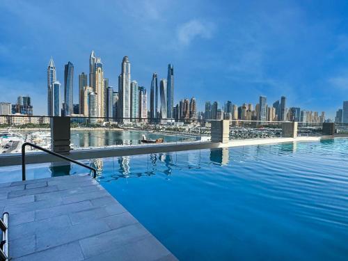 Upscale family friendly 4 bedroom on Private Beach with Amazing Views, Dubai (photo 5)