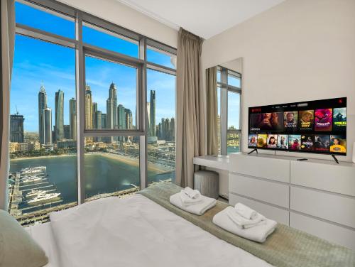 Upscale family friendly 4 bedroom on Private Beach with Amazing Views, Dubai (photo 3)