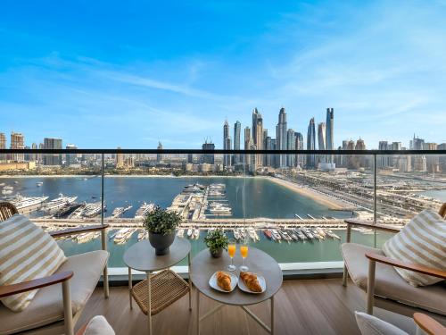 Upscale family friendly 4 bedroom on Private Beach with Amazing Views, Dubai (photo 2)