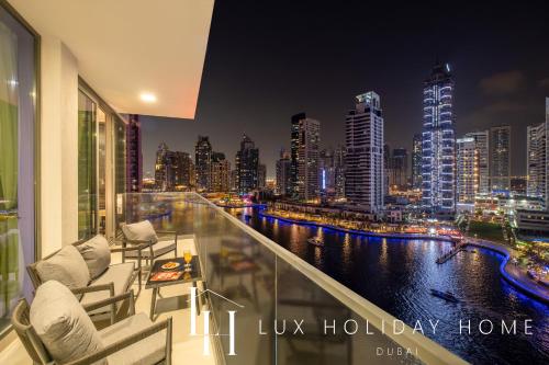 LUX LIV Contemporary Full Marina View Suite, Дубай (фото 10)