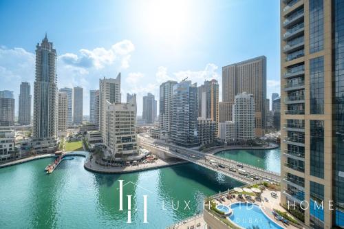 LUX LIV Contemporary Full Marina View Suite, Дубай (фото 3)