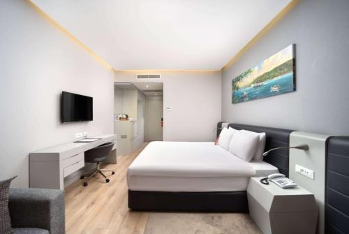 1 queen bed