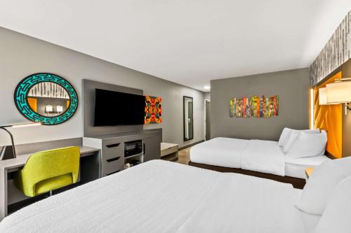 2 queen beds